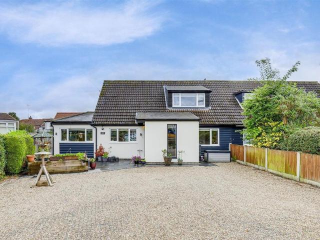 4 bedroom semi detached house for sale
