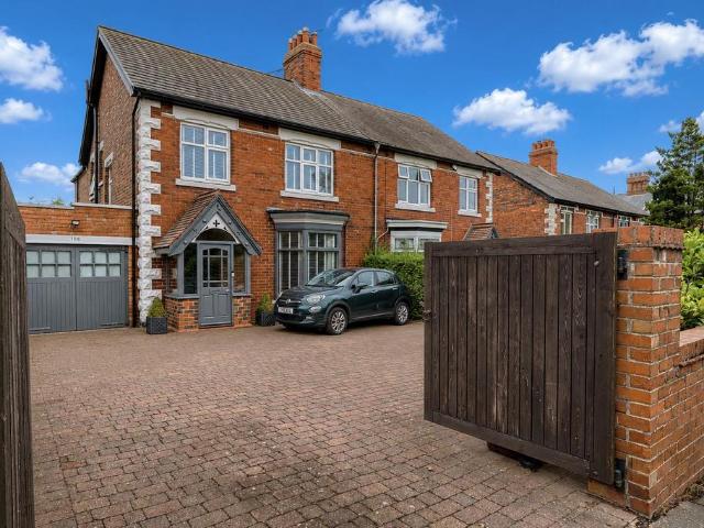 4 bedroom semi detached house for sale