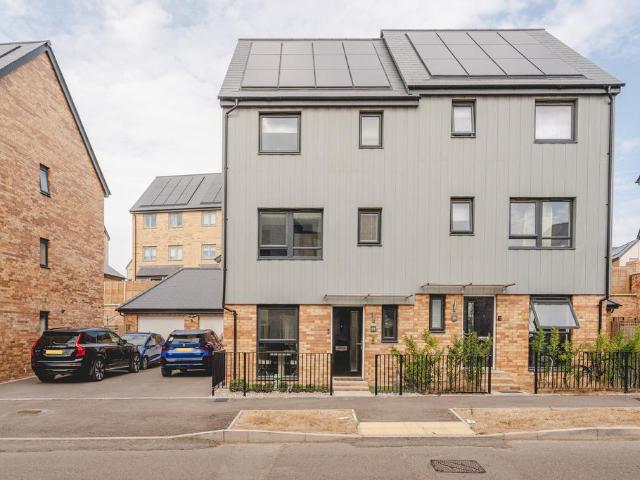 4 bedroom semi detached house for sale