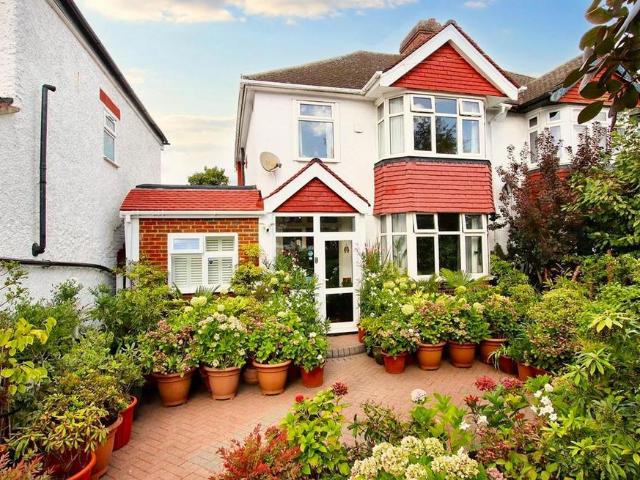 4 bedroom semi detached house for sale