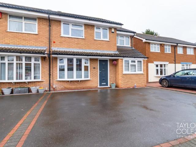 4 bedroom semi detached house for sale