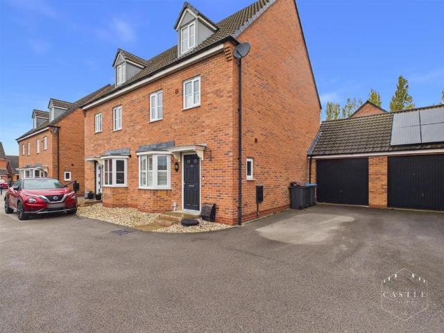 4 bedroom semi detached house for sale