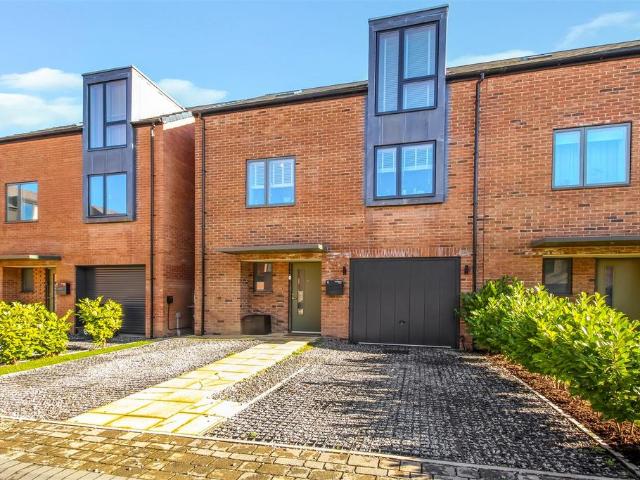 4 bedroom semi detached house for sale