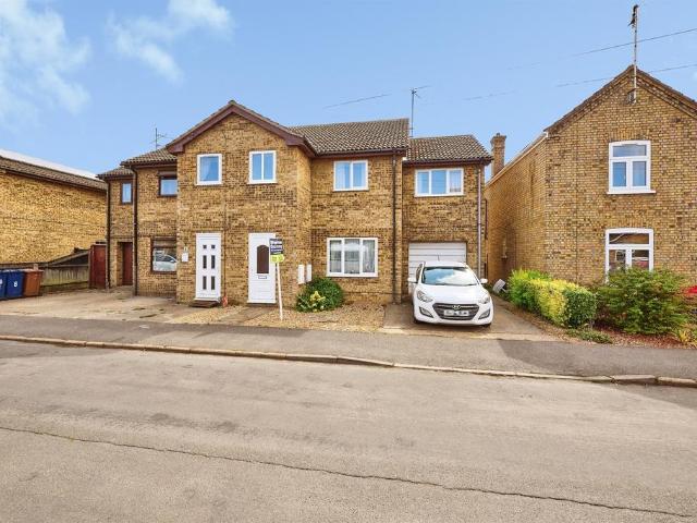 4 bedroom semi detached house for sale