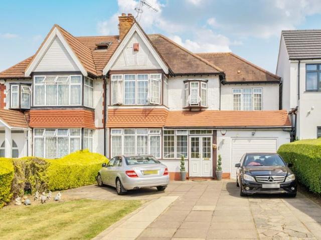 4 bedroom semi detached house for sale