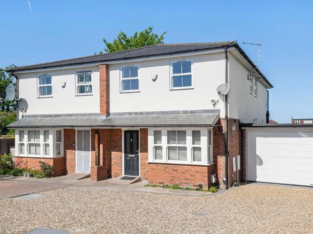 4 bedroom semi detached house for sale