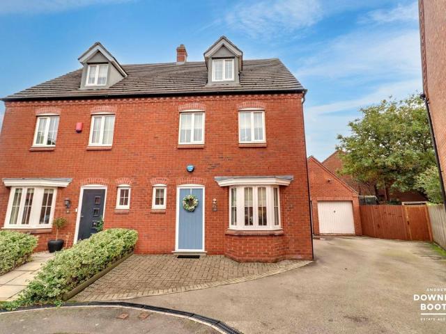 4 bedroom semi detached house for sale