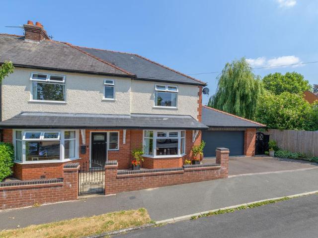 4 bedroom semi detached house for sale