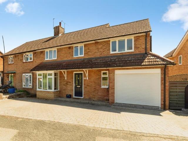 4 bedroom semi detached house for sale
