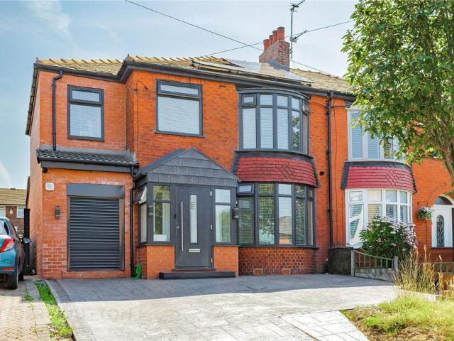 4 bedroom semi detached house for sale