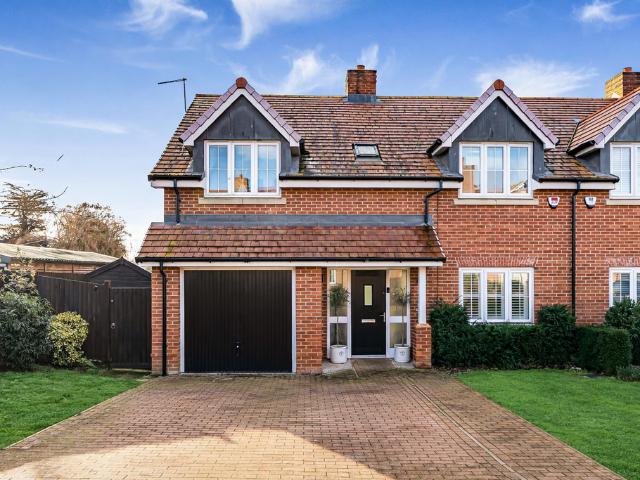 4 bedroom semi detached house for sale