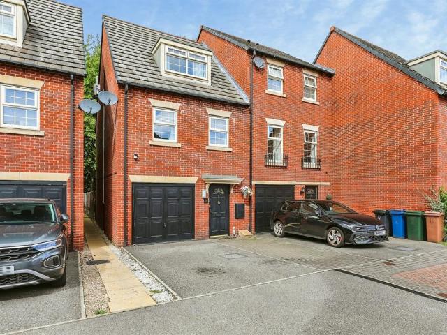 4 bedroom semi detached house for sale