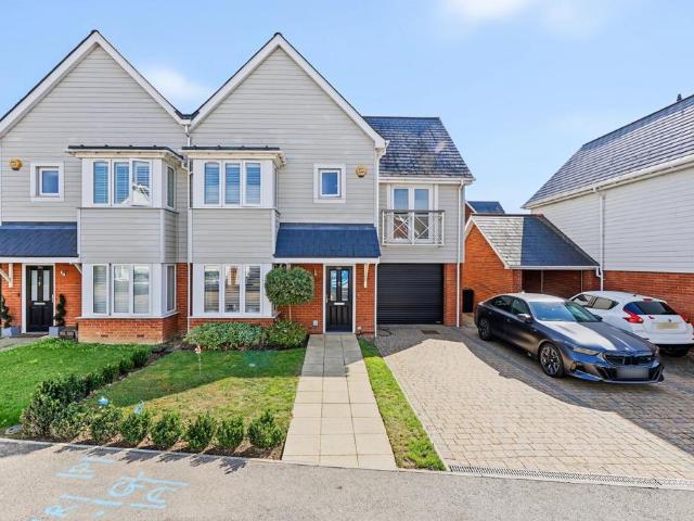4 bedroom semi detached house for sale