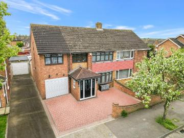 4 bedroom semi detached house for sale
