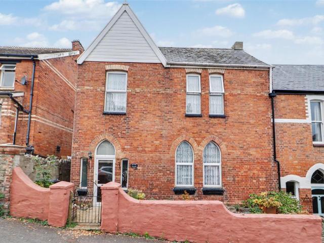 4 bedroom semi detached house for sale