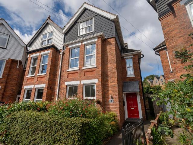 4 bedroom semi detached house for sale