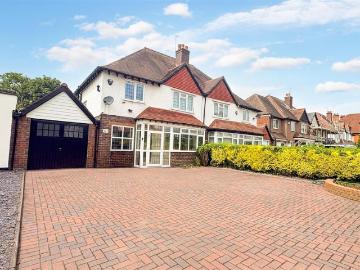 4 bedroom semi detached house for sale