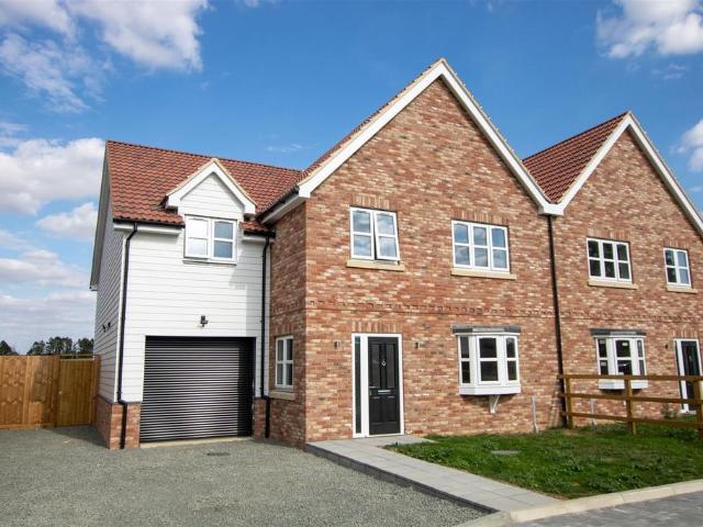 4 bedroom semi detached house for sale