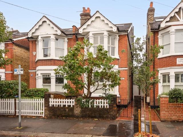 4 bedroom semi detached house for sale