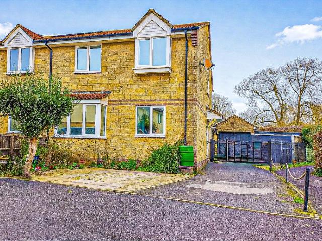 4 bedroom semi detached house for sale