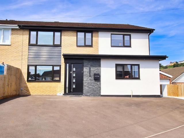 4 bedroom semi detached house for sale