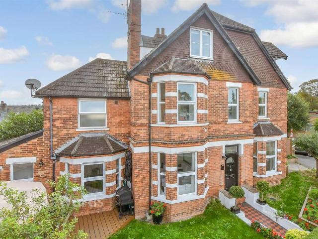 4 bedroom semi detached house for sale