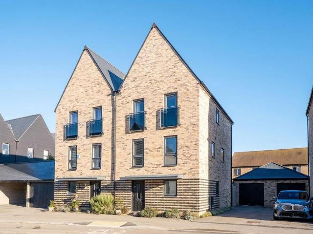 4 bedroom semi detached house for sale