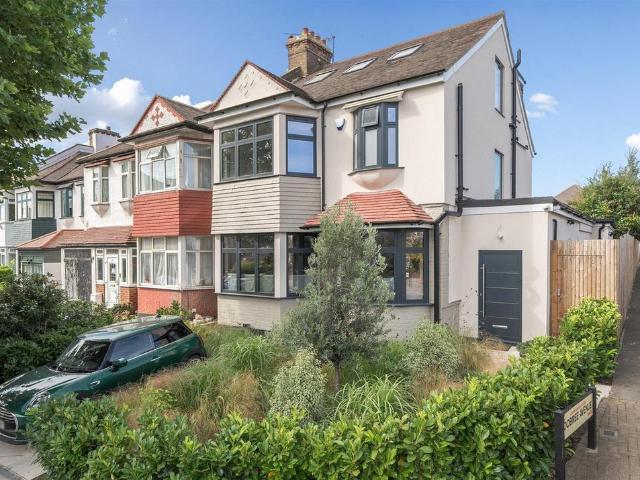 4 bedroom semi detached house for sale