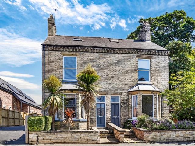 4 bedroom semi detached house for sale