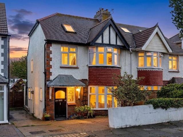 4 bedroom semi detached house for sale