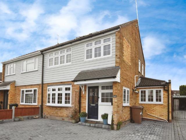 4 bedroom semi detached house for sale
