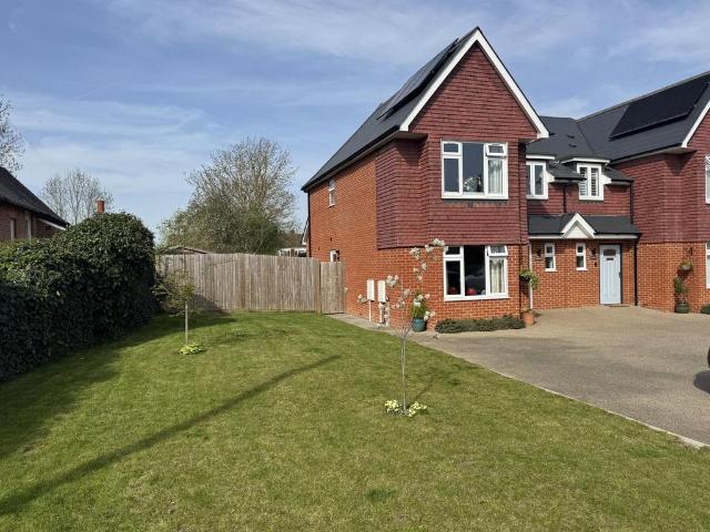 4 bedroom semi detached house for sale