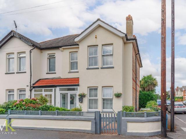 4 bedroom semi detached house for sale