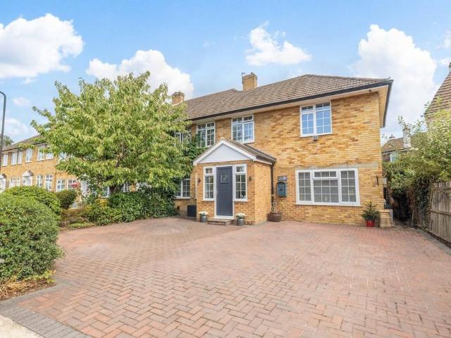 4 bedroom semi detached house for sale