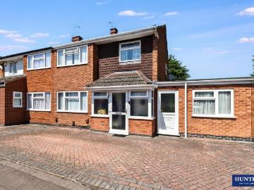 4 bedroom semi detached house for sale