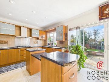 Harrow, Greater London - Garden, Parking