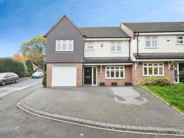 4 bedroom semi detached house for sale