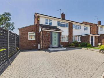 4 bedroom semi detached house for sale