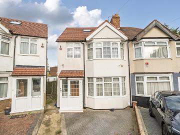 House for sale in Wealdstone - Equipped kitchen