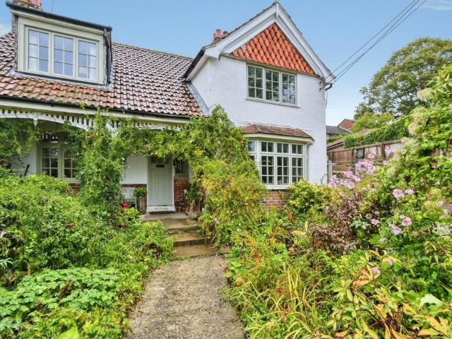 4 bedroom semi detached house for sale