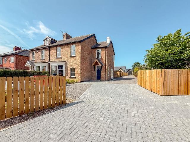 4 bedroom semi detached house for sale