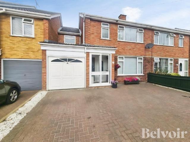 4 bedroom semi detached house for sale