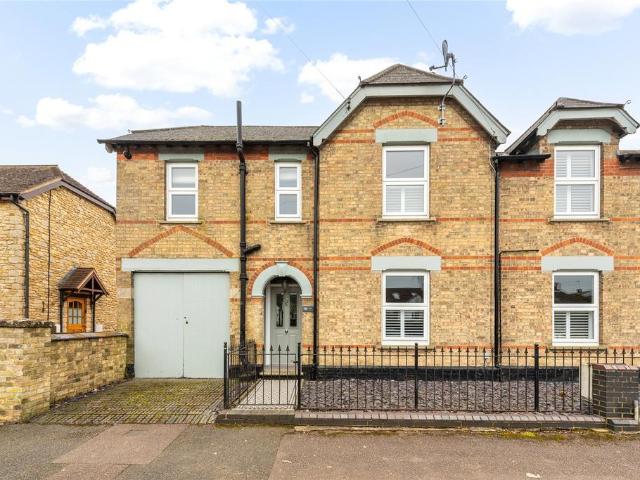 4 bedroom semi detached house for sale