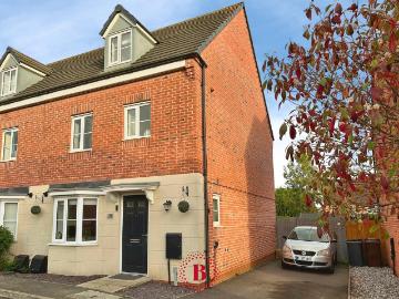 4 bedroom semi detached house for sale