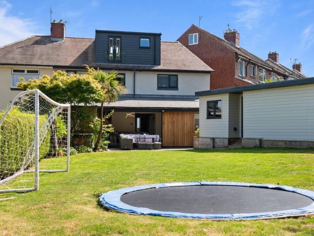 4 bedroom semi detached house for sale
