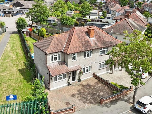 4 bedroom semi detached house for sale