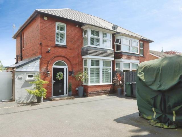 4 bedroom semi detached house for sale