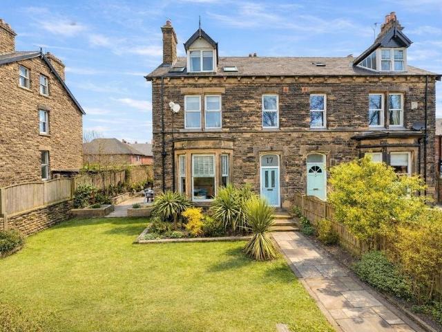 4 bedroom semi detached house for sale
