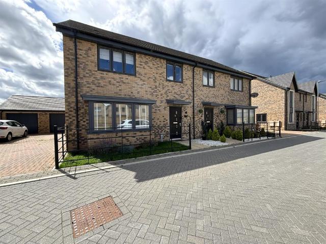 4 bedroom semi detached house for sale