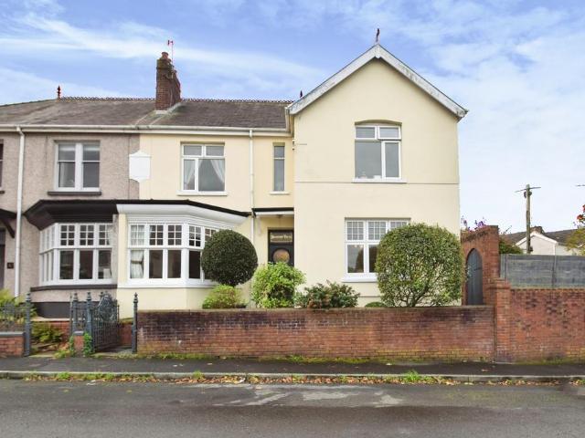 4 bedroom semi detached house for sale
